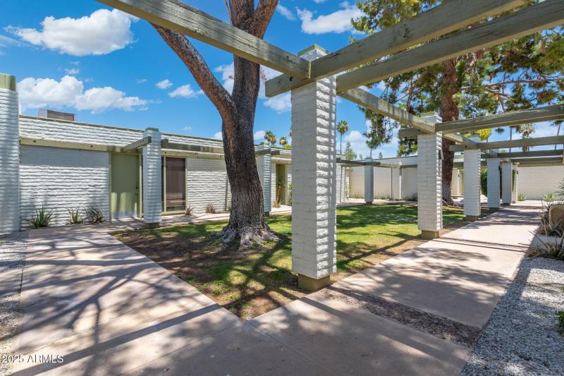 62-web-or-mls-QVB00548-HDR-Edit