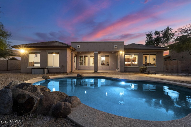Resort-Style Bkyd w Pebble Pool