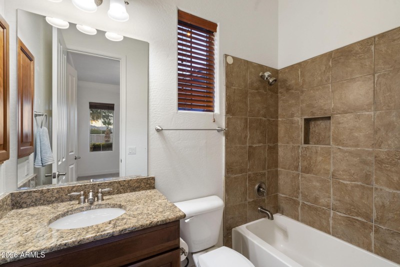 Bath w Granite Vanity