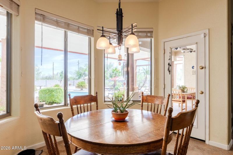 018_Eat In Kitchen Area