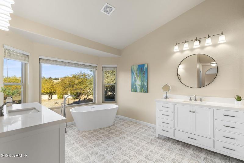 Private primary ensuite retreat