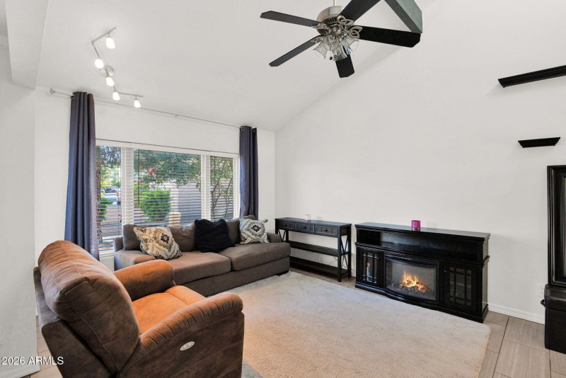 1-web-or-mls-P1471023