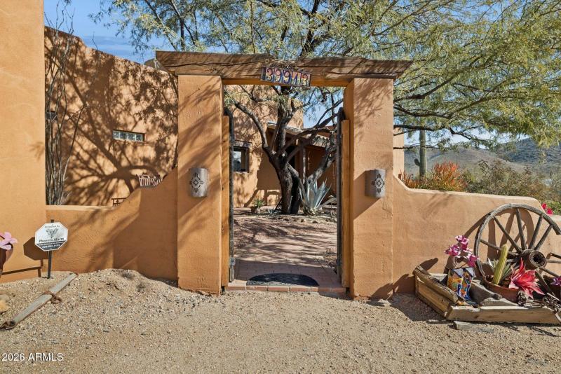 5-web-or-mls-39913-n-26th-st