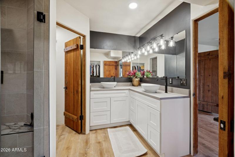 26-web-or-mls-39913-n-26th-st