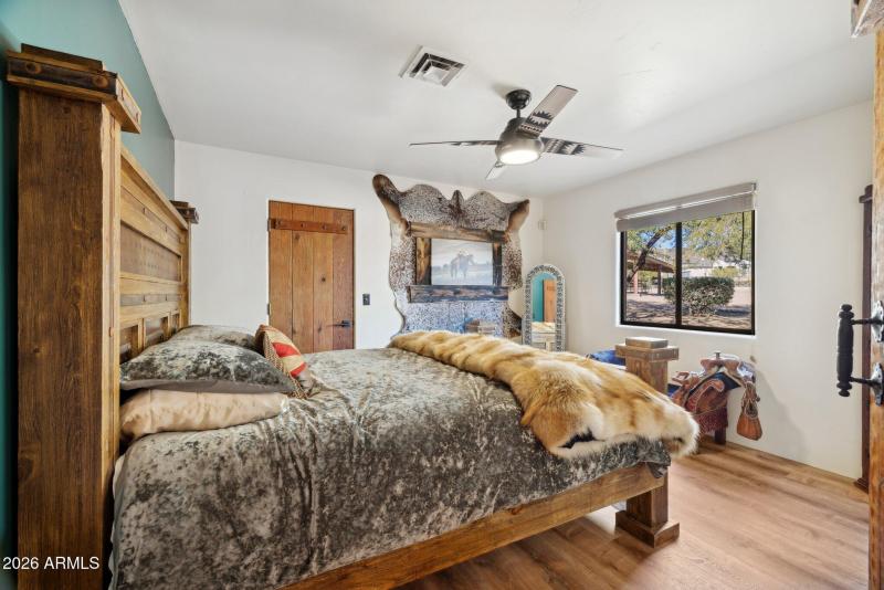 32-web-or-mls-39913-n-26th-st