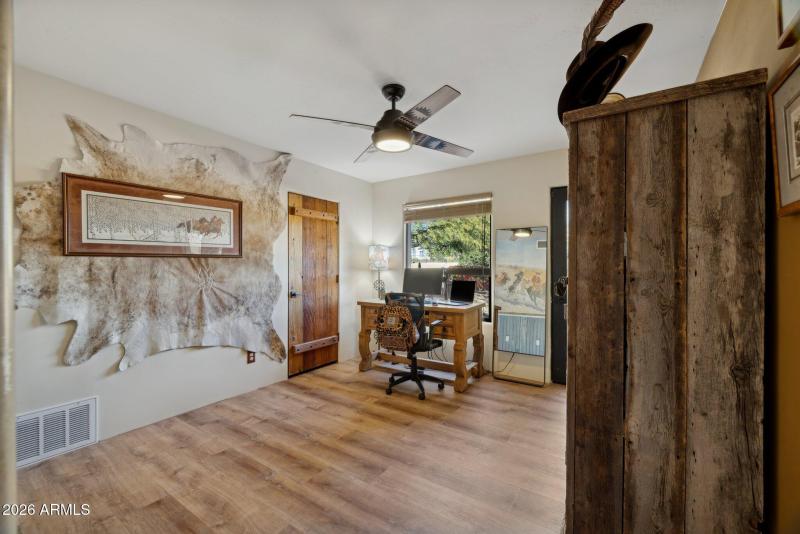 37-web-or-mls-39913-n-26th-st