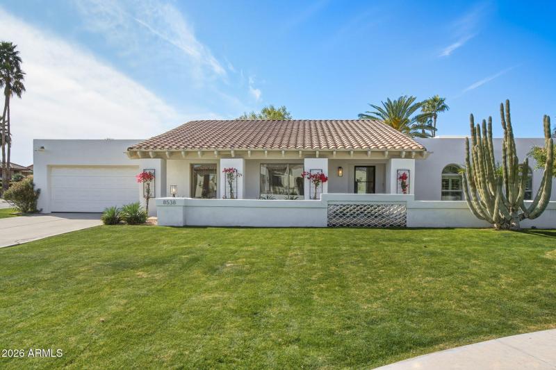 Spacious Driveway & Garage