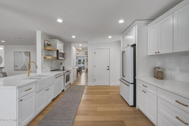 Expansive Chef’s Kitchen