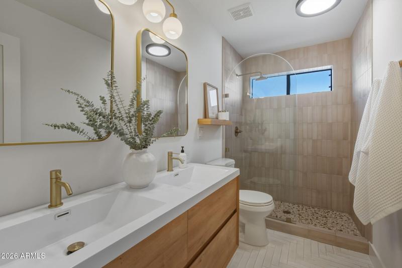 Modern Guest Bathroom