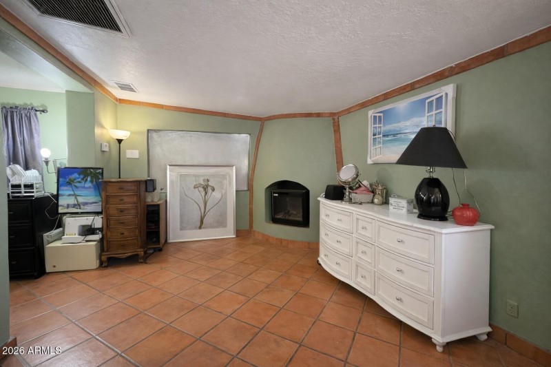 95F82892-E52D-49B5-8922-DDFA20A3C32C