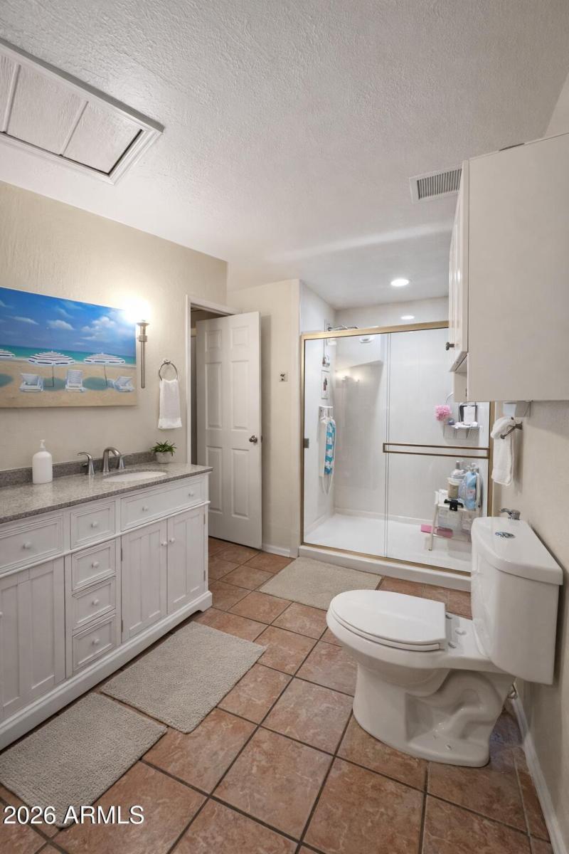 3C5DE0EF-9388-4ADA-AC06-D0C241942475