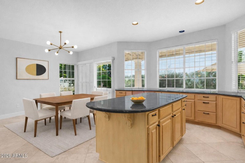 Large breakfast room