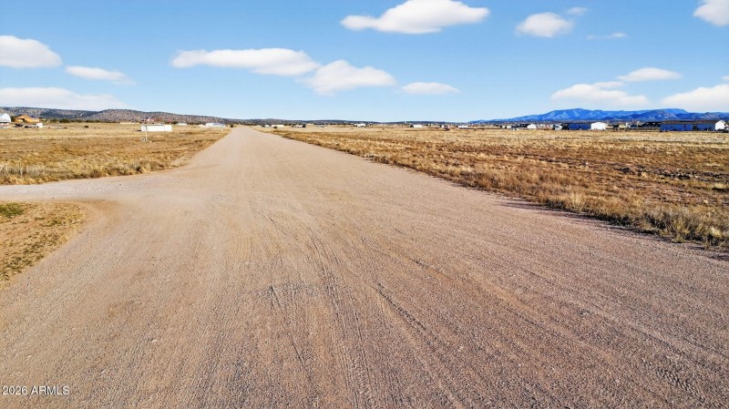 13-web-or-mls-2690-w-pilots-rest-airstri