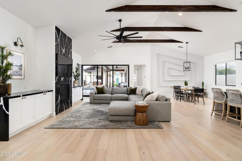 14-4223 N 41st Pl (14 of 64)