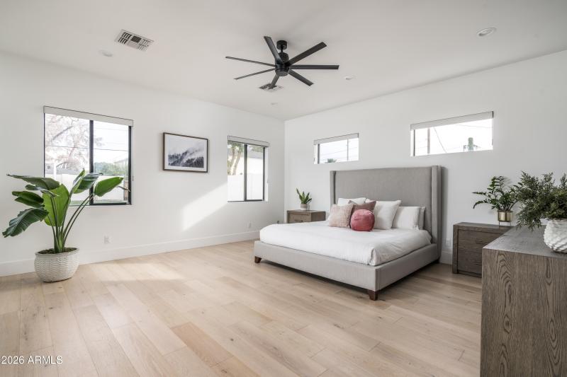 22-4223 N 41st Pl (24 of 64)