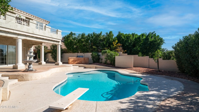 Newly upgraded diving pool