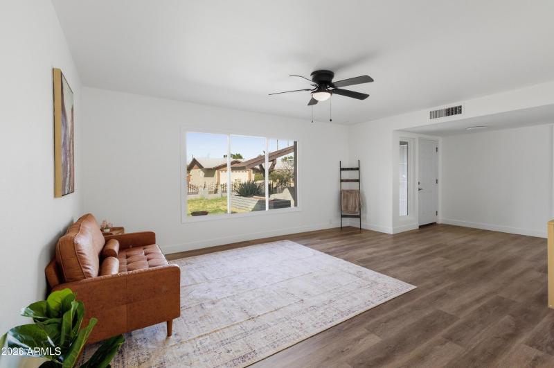 4813_W_Hayward_Ave_3