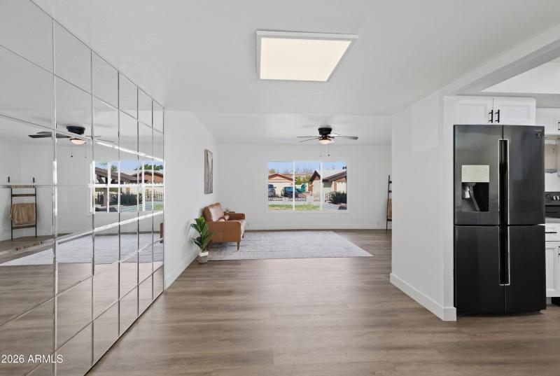 4813_W_Hayward_Ave_4