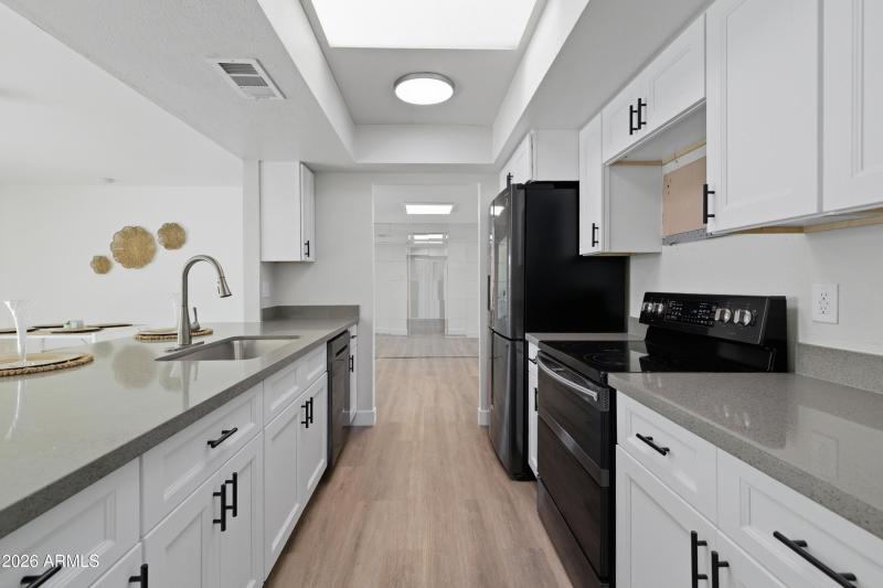 4813_W_Hayward_Ave_8