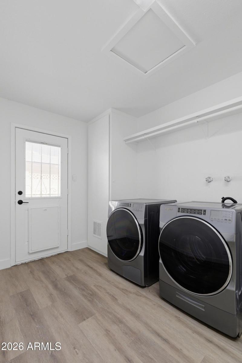 4813_W_Hayward_Ave_10