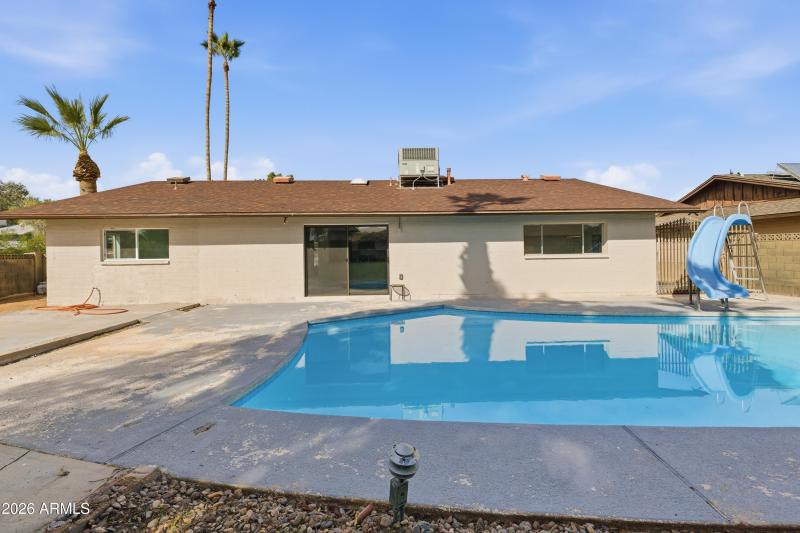 4813_W_Hayward_Ave_22