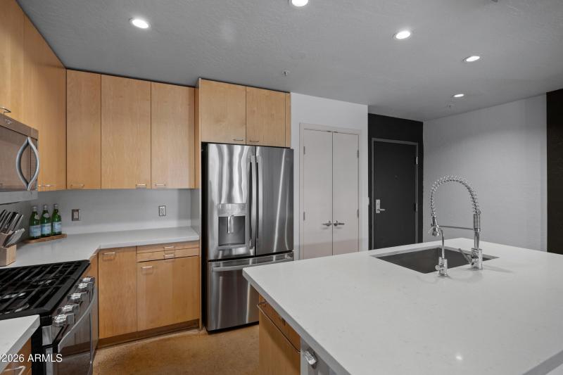 914 E Osborn Rd #216-6