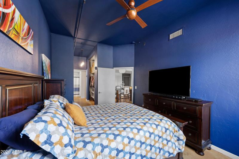 914 E Osborn Rd #216-16