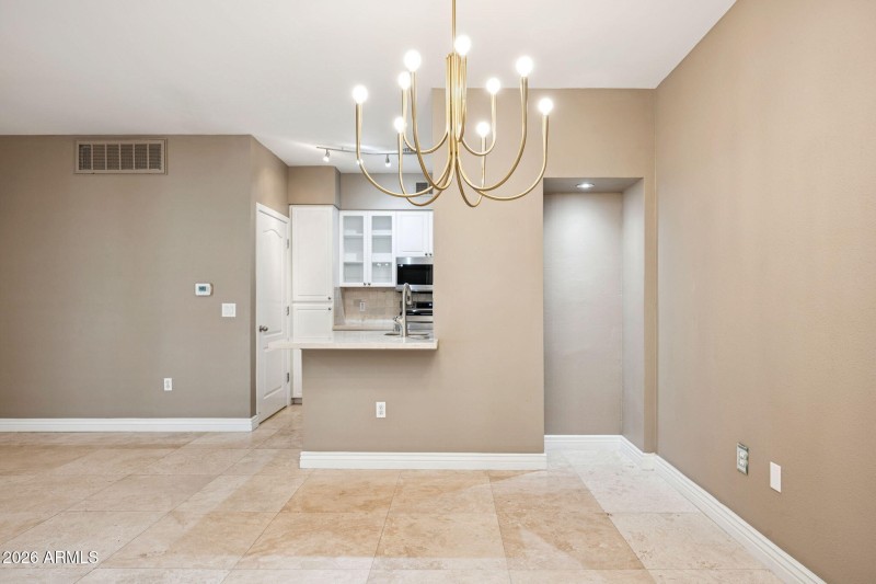 8-web-or-mls-1701-e-colter-st-416