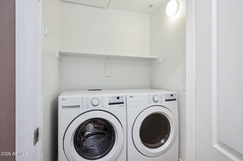 12-web-or-mls-1701-e-colter-st-416