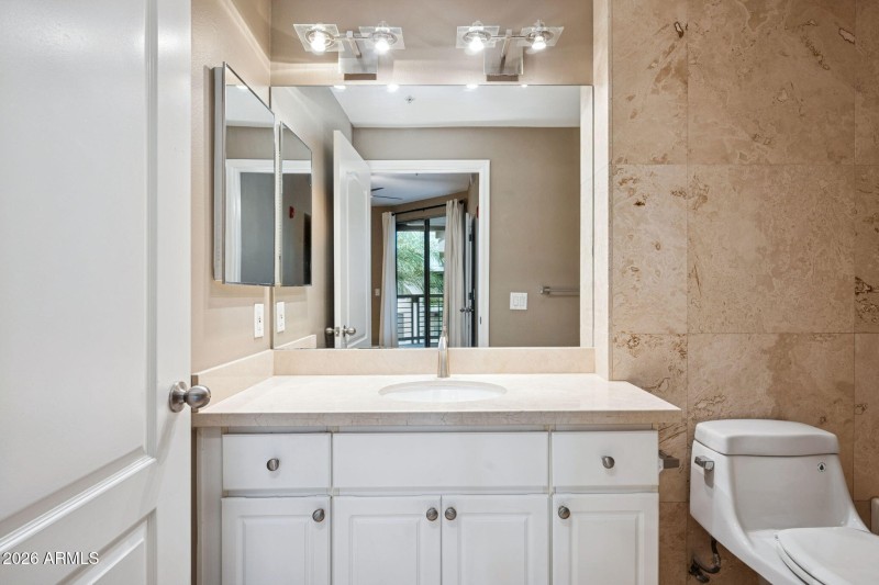 17-web-or-mls-1701-e-colter-st-416