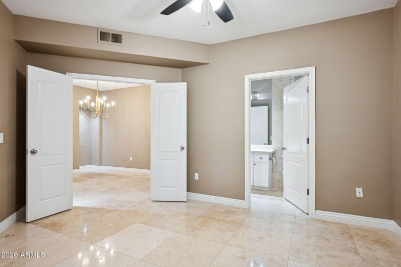 21-web-or-mls-1701-e-colter-st-416