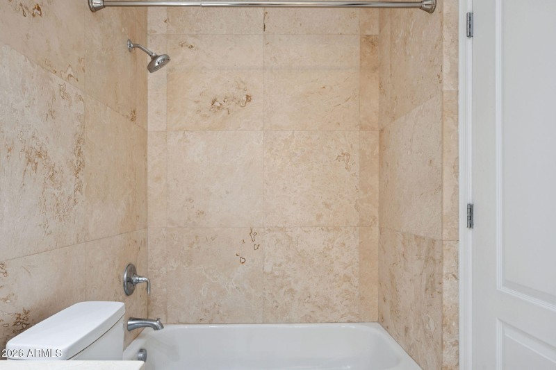 24-web-or-mls-1701-e-colter-st-416