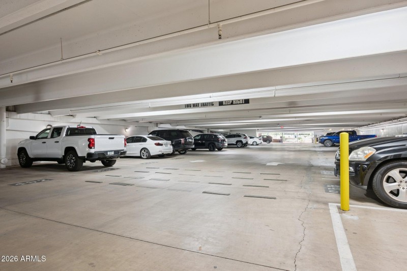 32-web-or-mls-1701-e-colter-st-416