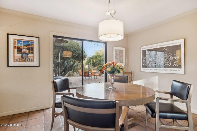 17-web-or-mls-146-e-mariposa-st