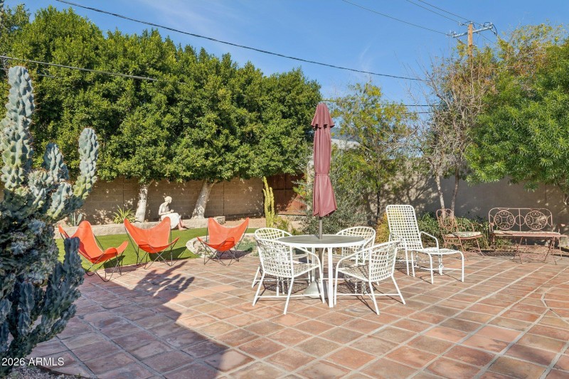 54-web-or-mls-146-e-mariposa-st