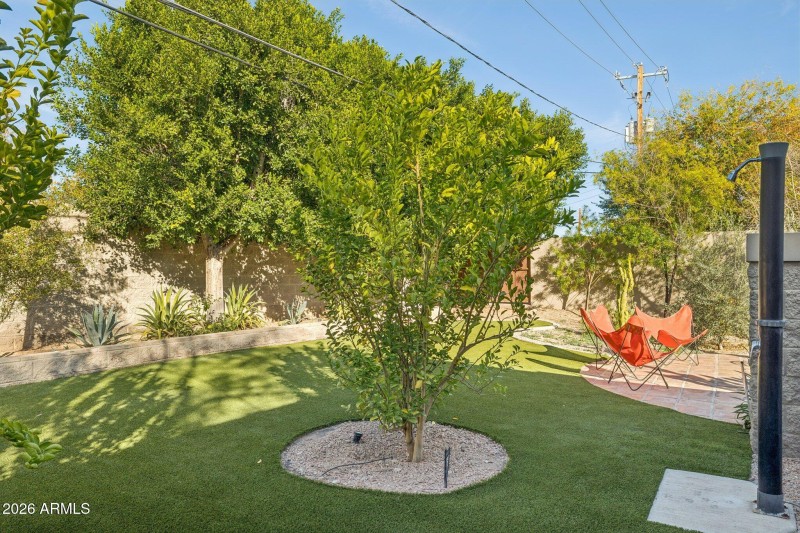 56-web-or-mls-146-e-mariposa-st