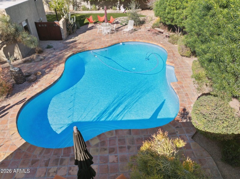 89-web-or-mls-146-e-mariposa-st