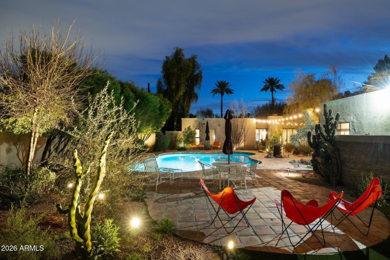 107-web-or-mls-146-e-mariposa-st