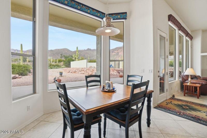 Breakfast Area w/ Mountain Views