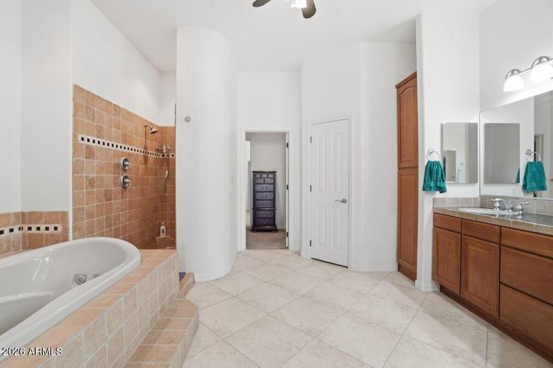 Large Owners Bathroom