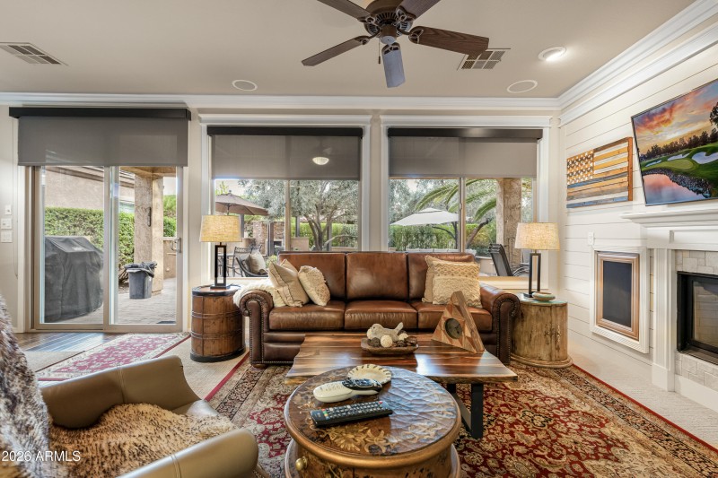 INCREDIBLE LIVING AREA