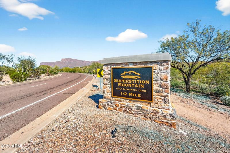 62-web-or-mls-53-E San Cristobal Way