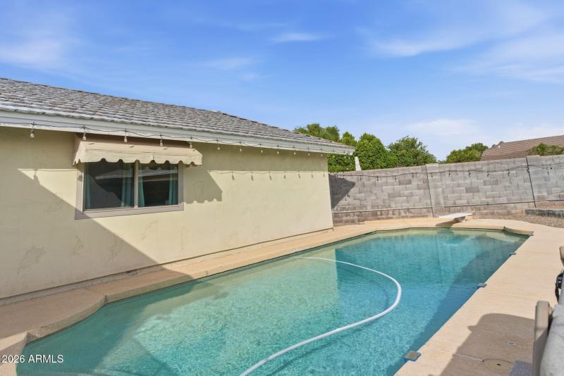 Pool w/ diving board