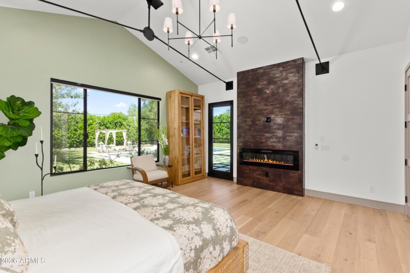 PRIMARY BEDROOM SUITE