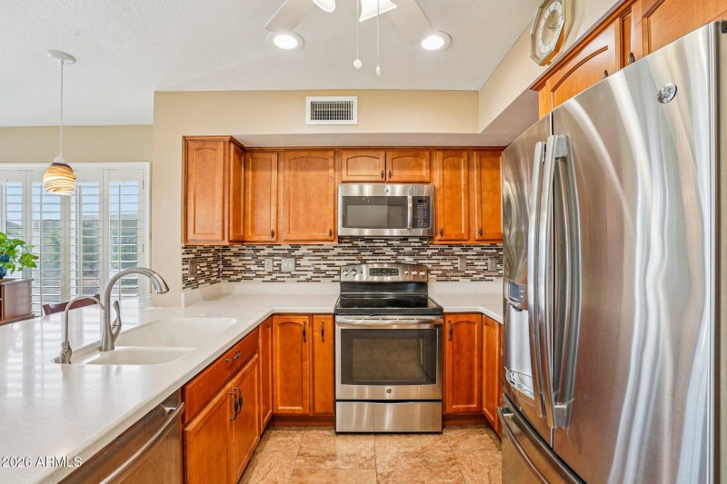 14-web-or-mls-W Buttonwood Dr-S0302-014