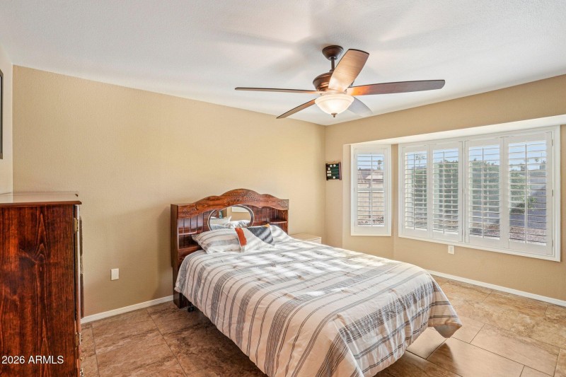 18-web-or-mls-W Buttonwood Dr-S0302-018