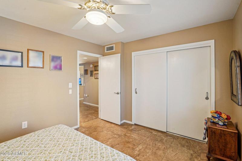 23-web-or-mls-W Buttonwood Dr-S0302-023