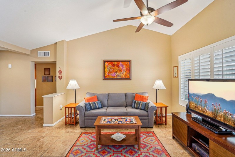 7-web-or-mls-W Buttonwood Dr-S0302-007