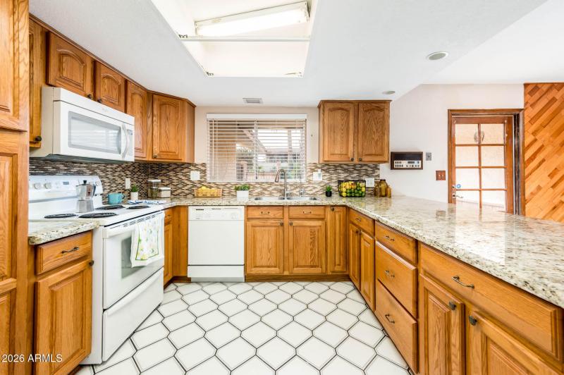 7027 W Wagoner Dr - MLS-21