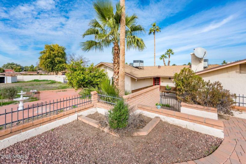 7027 W Wagoner Dr - MLS-43